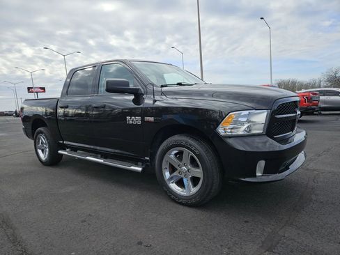 Used 2018 RAM 1500 Express w/ Express Value Package image 5