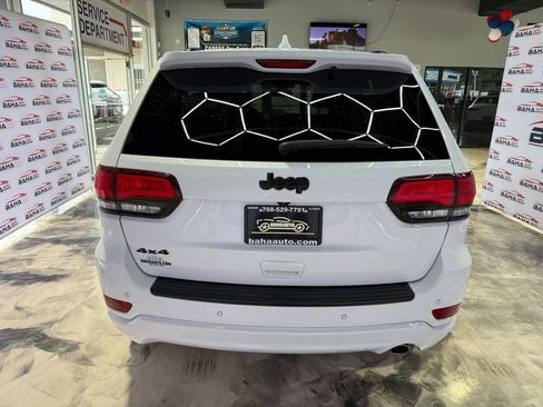 Used 2019 Jeep Grand Cherokee Altitude AWD/4WD image 9