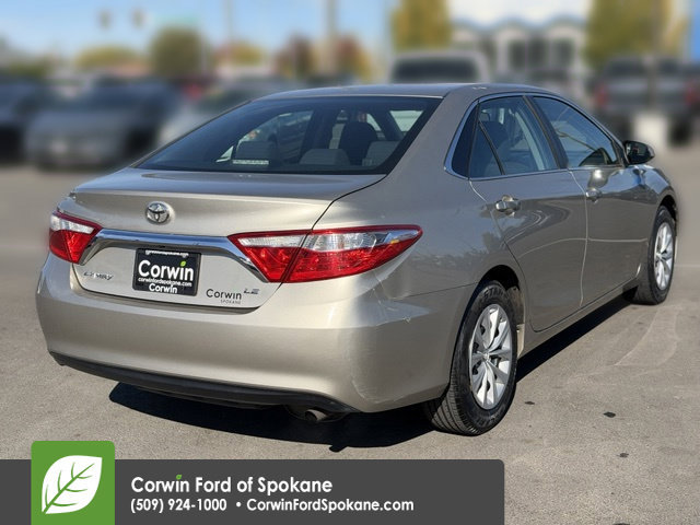 Used 2015 Toyota Camry LE FWD image 14