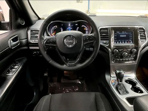 Used 2021 Jeep Grand Cherokee Laredo AWD/4WD image 8