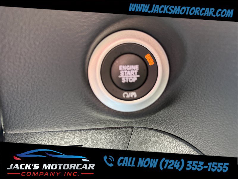 Used 2027 Chrysler Pacifica Limited FWD image 37