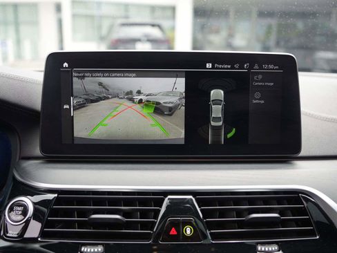 Used 2022 BMW 530i w/ Premium Package RWD image 25