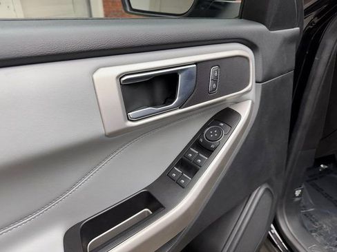 Certified 2022 Ford Explorer XLT w/ Equipment Group 202A image 11