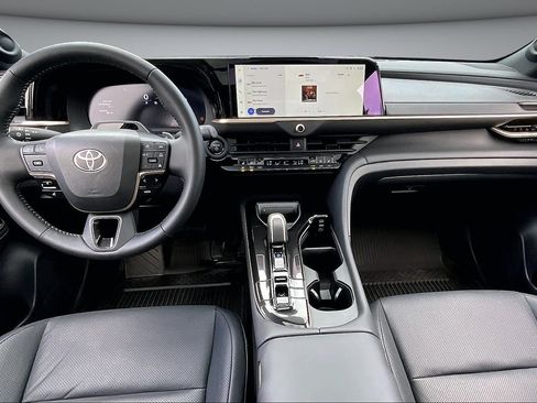 Used 2026 Toyota Crown Signia w/ Advanced Technology Package AWD/4WD image 7