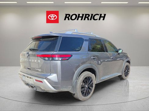 Used 2022 Nissan Pathfinder Platinum w/ Cargo Package image 6