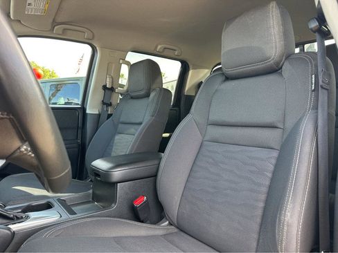 Used 2024 Nissan Frontier SV w/ SV Convenience Package image 7