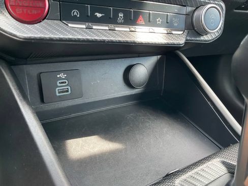 Used 2025 Ford Mustang Premium RWD image 10