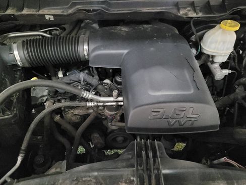 Used 2018 RAM 1500 Express AWD/4WD image 30