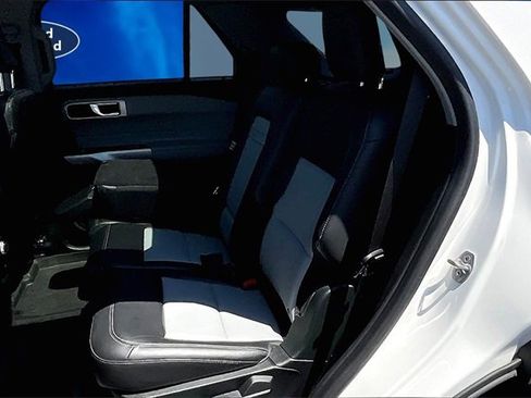 Certified 2022 Ford Explorer XLT w/ Equipment Group 202A image 26