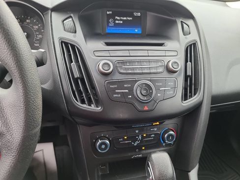 Used 2017 Ford Focus SE image 20