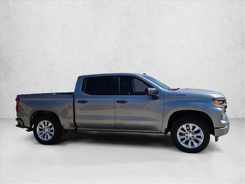 Used 2024 Chevrolet Silverado 1500 Custom image 4