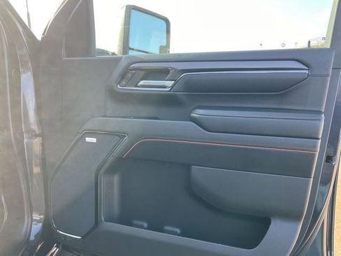 Used 2024 GMC Sierra 2500 AT4 w/ AT4 Premium Plus Package image 14