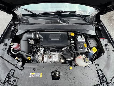 Used 2024 Jeep Compass Trailhawk image 12