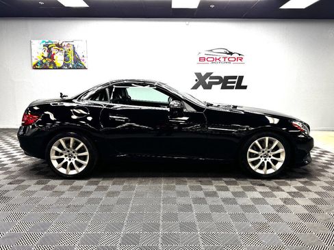 Used 2019 Mercedes-Benz SLC 300 w/ Premium Package image 27