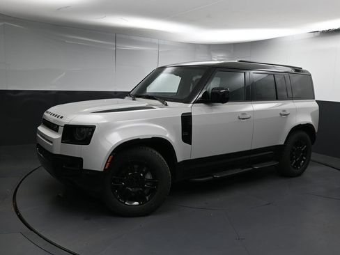 Used 2026 Land Rover Defender 110 X-Dynamic SE AWD/4WD image 1