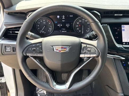 Used 2024 Cadillac XT6 Premium Luxury w/ Technology Package FWD image 32