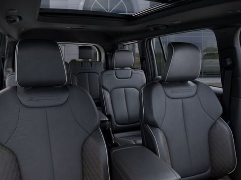 New 2026 Jeep Grand Cherokee L Summit w/ Obsidian Package AWD/4WD image 26