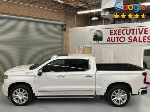 Used 2022 Chevrolet Silverado 1500 High Country w/ High Country Premium Package AWD/4WD image 8
