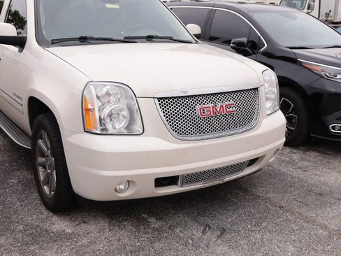 Used 2012 GMC Yukon XL Denali AWD/4WD image 2