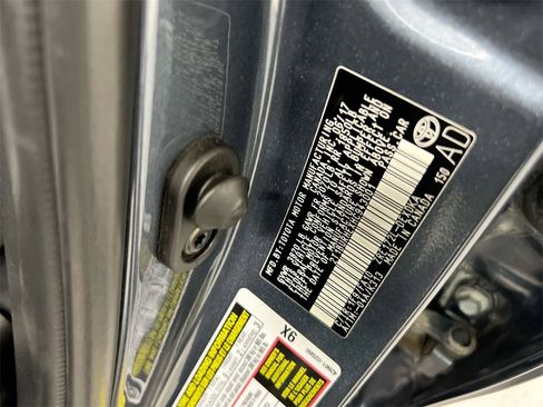 Used 2017 Toyota Corolla L image 27