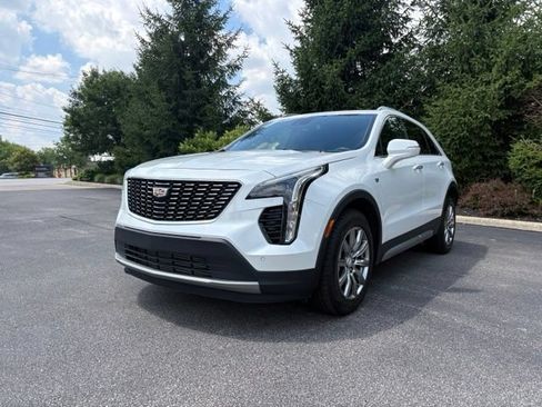 Used 2021 Cadillac XT4 Premium Luxury w/ Cold Weather Package FWD image 1