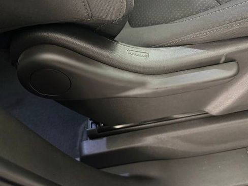 Used 2021 Chevrolet Silverado 1500 Custom w/ Safety Confidence Package image 31