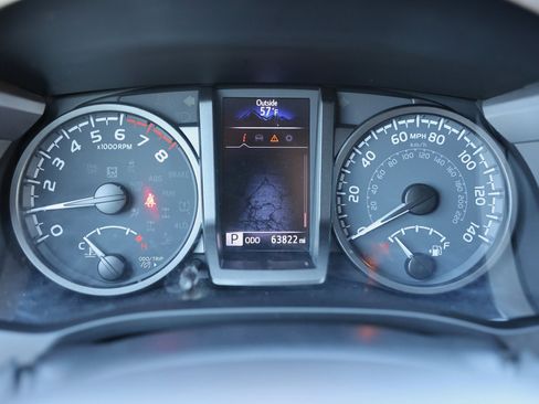 Used 2021 Toyota Tacoma TRD Off-Road w/ Technology Package image 45