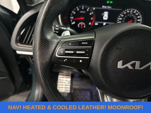 Used 2022 Kia Stinger GT2 RWD image 15