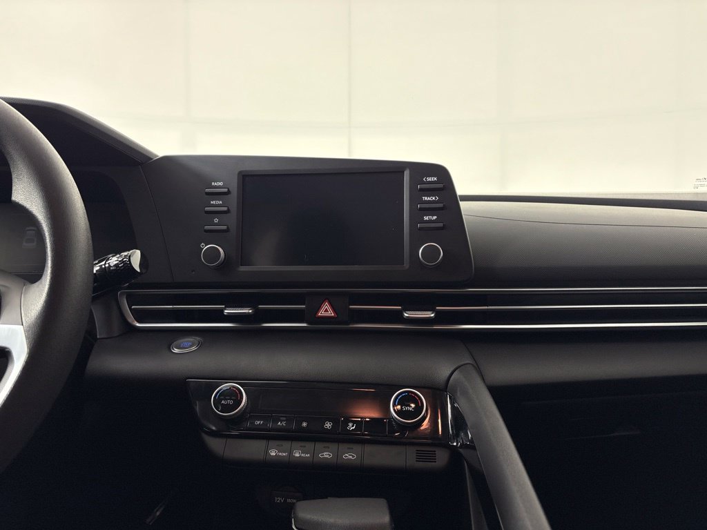 Certified 2025 Hyundai Elantra Hybrid FWD image 22