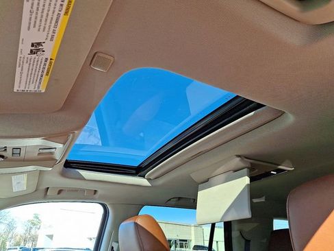 Used 2020 Cadillac Escalade Premium Luxury w/ LPO, Radiant Package image 16