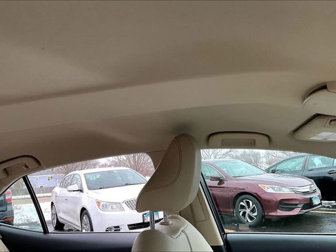 Used 2018 Toyota Camry XLE image 25