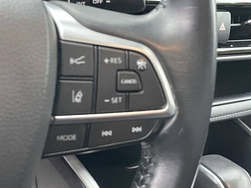 Used 2021 Toyota Highlander XLE image 34