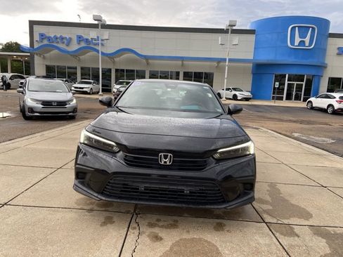 Used 2024 Honda Civic Sport image 3