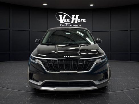 Used 2024 Kia Carnival LX image 2