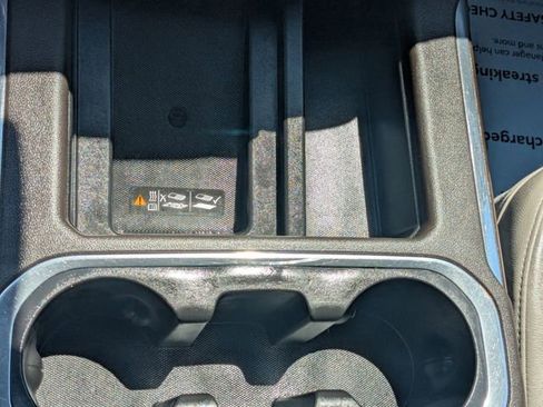 Used 2019 GMC Sierra 1500 SLT w/ SLT Premium Package RWD image 21