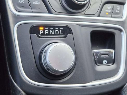 Used 2015 Chrysler 200 Limited w/ Convenience Group image 25