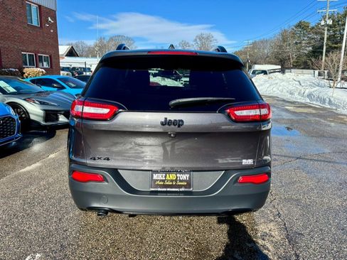 Used 2016 Jeep Cherokee Latitude w/ Cold Weather Group image 7