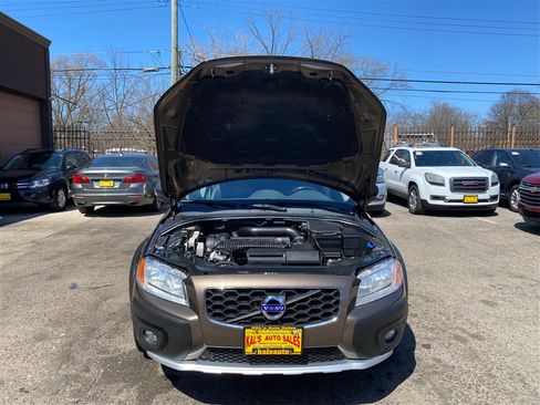 Used 2016 Volvo XC70 T5 Premier w/ Proximity Package image 11