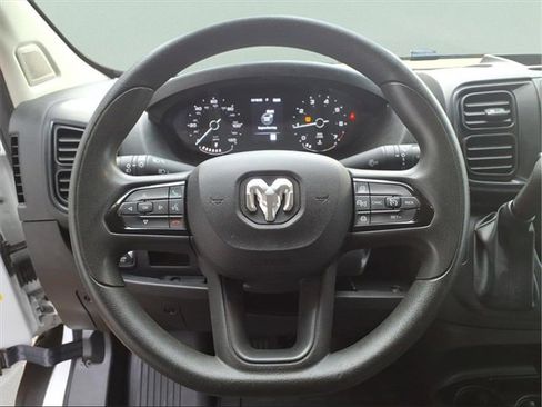 Used 2024 RAM ProMaster 2500 w/ Convenience Group image 15