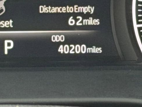 Certified 2023 Toyota Venza XLE image 30