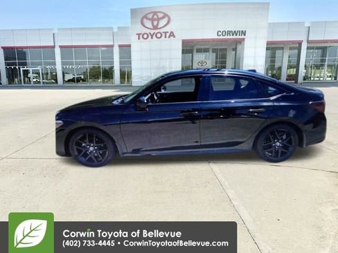 Used 2025 Honda Civic Sport image 2