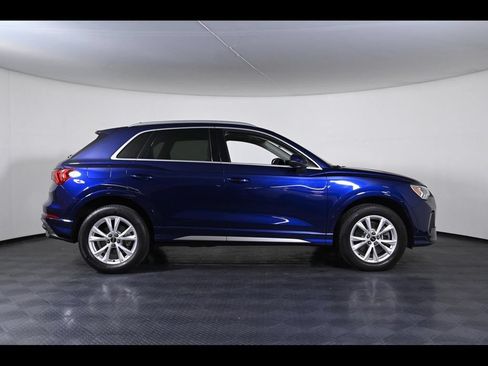 Certified 2025 Audi Q3 2.0T Premium w/ Convenience Package AWD/4WD image 6