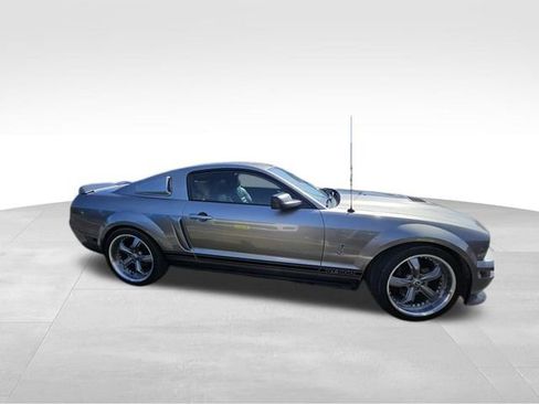 Used 2009 Ford Mustang Shelby GT500 RWD image 3