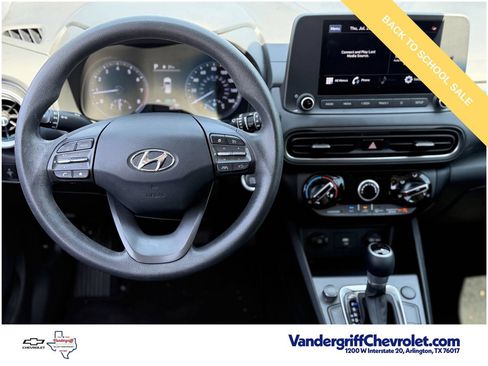 Used 2022 Hyundai Kona SEL FWD image 11
