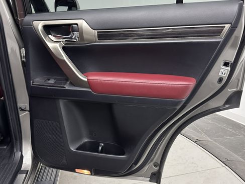 Used 2020 Lexus GX 460 Premium image 32