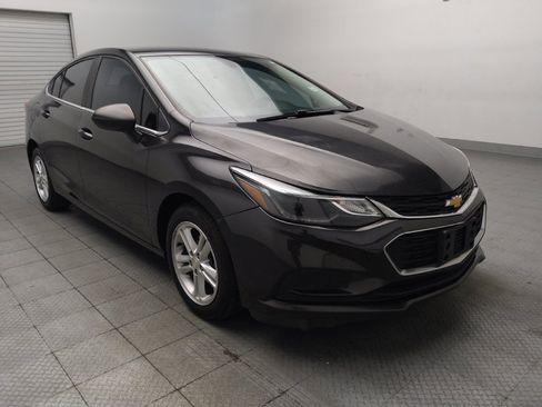Used 2017 Chevrolet Cruze LT FWD image 13