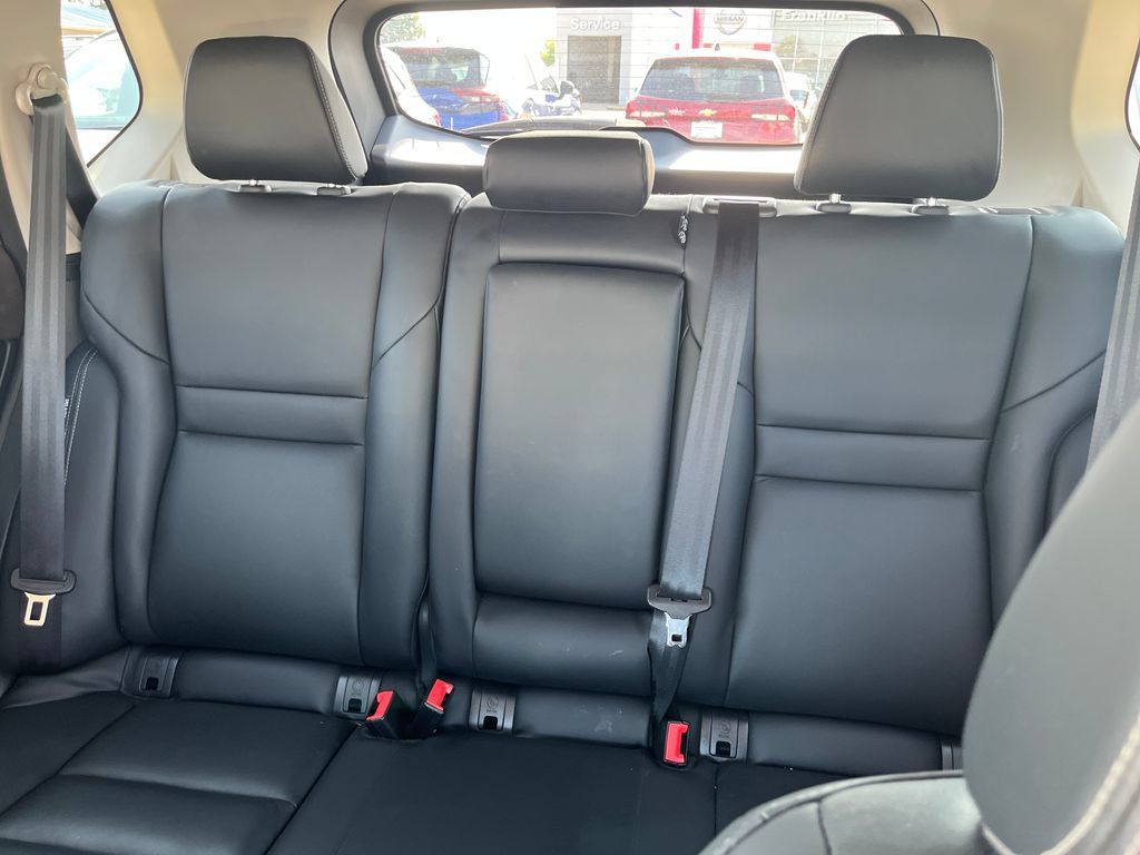 Used 2023 Nissan Rogue SL AWD/4WD image 13