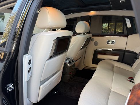 Used 2013 Rolls-Royce Ghost RWD image 23