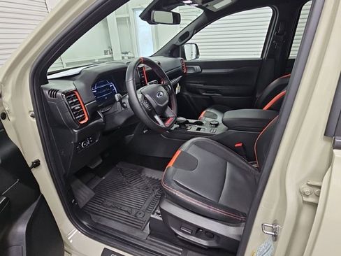 Used 2025 Ford Ranger Raptor AWD/4WD image 11