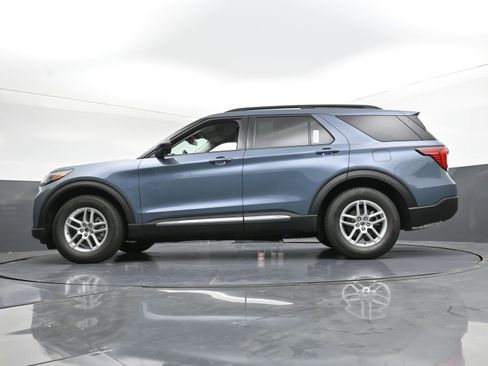 New 2025 Ford Explorer Active w/ Active Comfort Package image 13